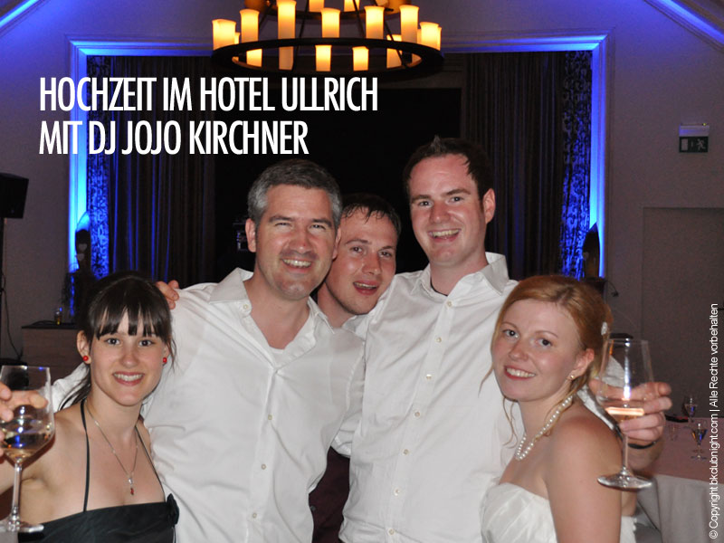 Das Brautpaar mit DJ JoJo: Mehr Party ging nicht im Hotel Ullrich!